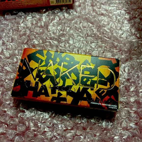 Naked mini eyeshadow palette “Half Baked “ *2025 deals  feel free to drop offer - Picture 2 of 5
